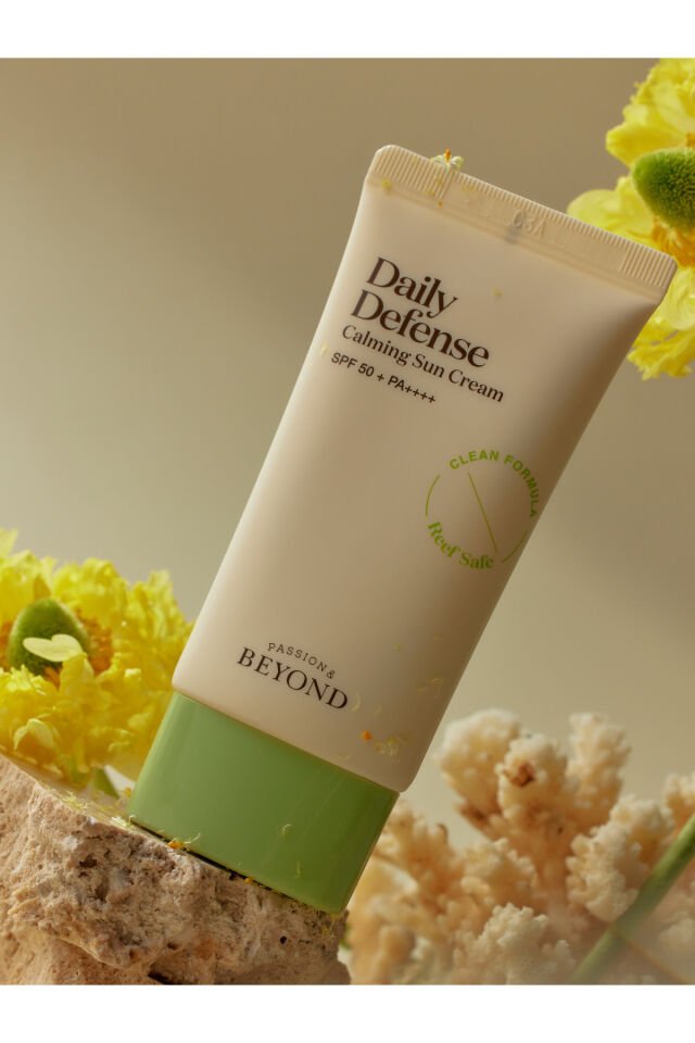 Daily Defense Calming Sun Cream SPF50+ PA++++ Yatıştırıcı Hassas Ciltler İçin Güneş Kremi 50 ml