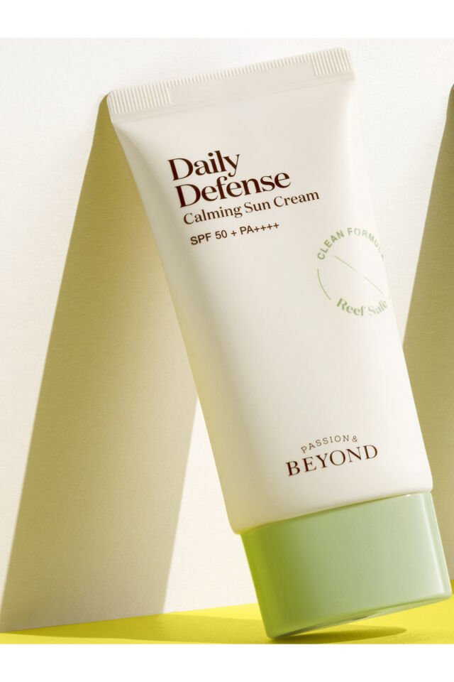 Daily Defense Calming Sun Cream SPF50+ PA++++ Yatıştırıcı Hassas Ciltler İçin Güneş Kremi 50 ml